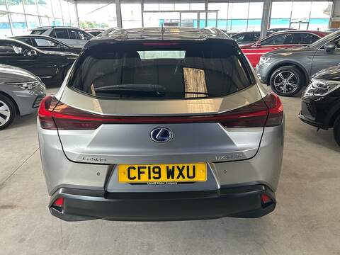 Lexus UX 250h - U11055