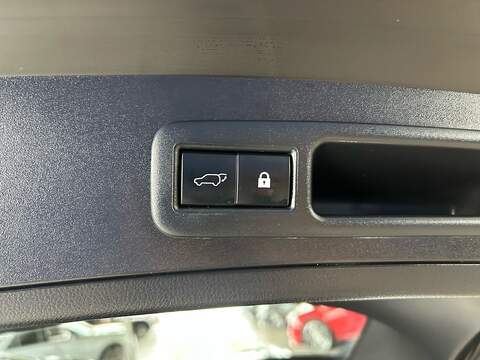 Lexus UX 250h - U11055