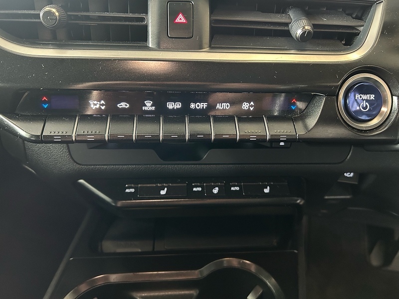 Lexus UX 250h - U11055