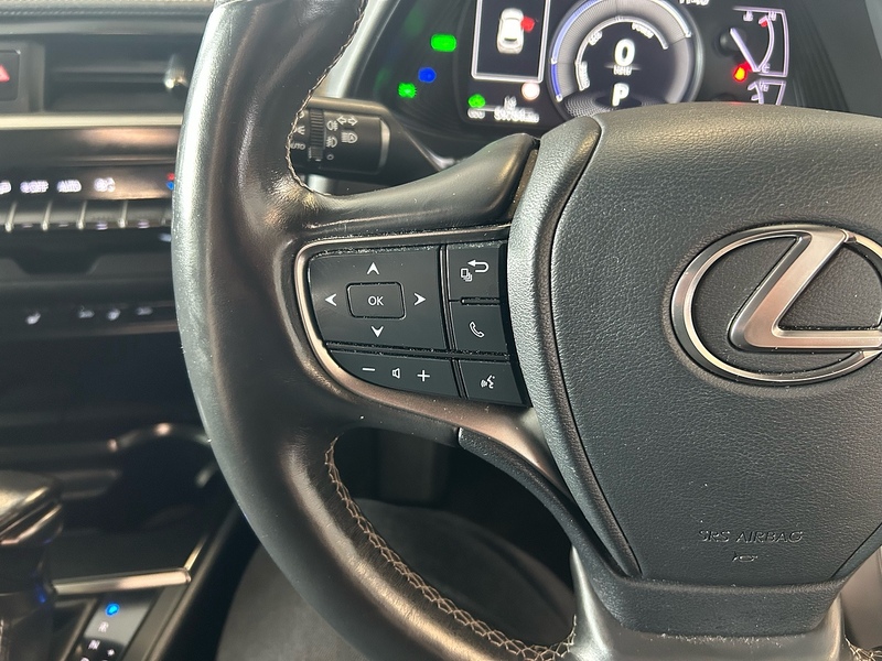 Lexus UX 250h - U11055