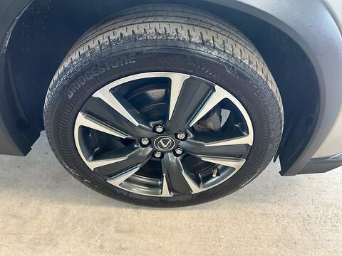 Lexus UX 250h - U11055