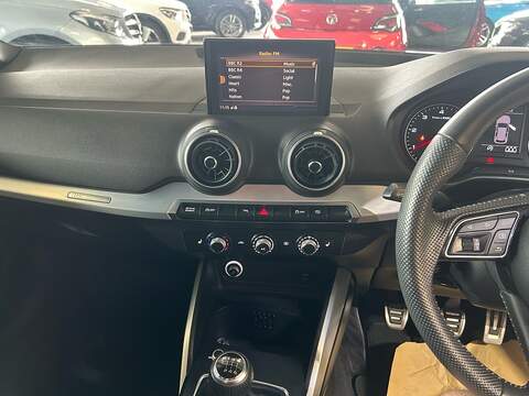 Audi Q2 TDI S line - U11056