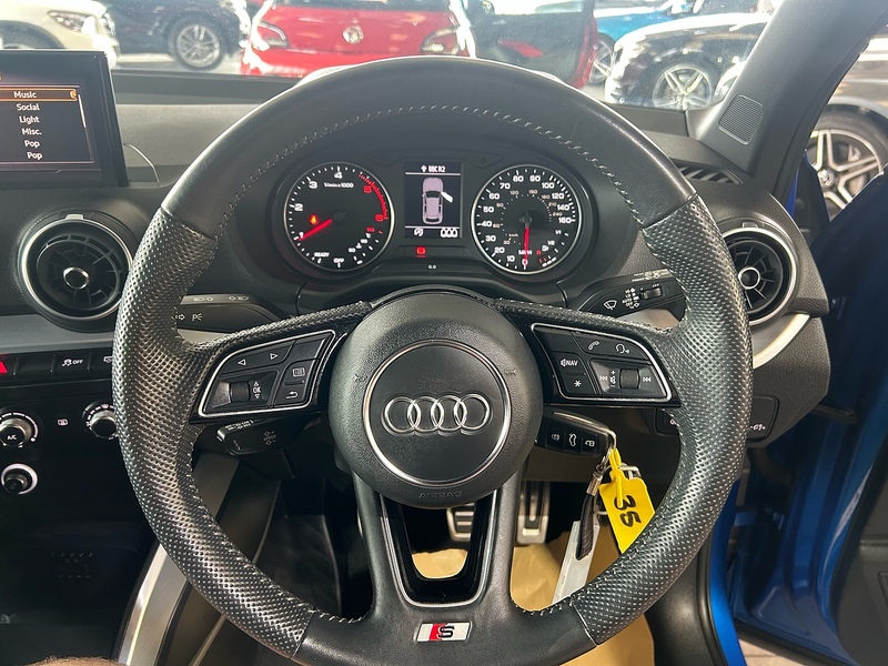 Audi Q2 TDI S line - U11056