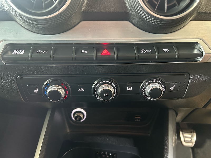 Audi Q2 TDI S line - U11056