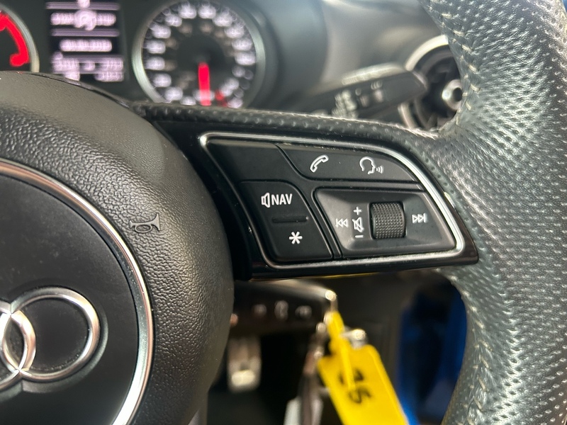 Audi Q2 TDI S line - U11056