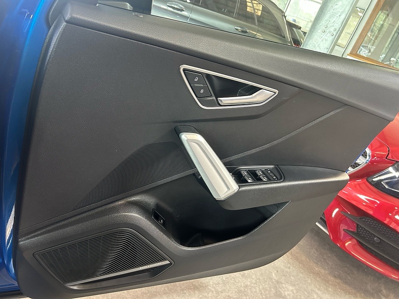 Audi Q2 TDI S line - U11056