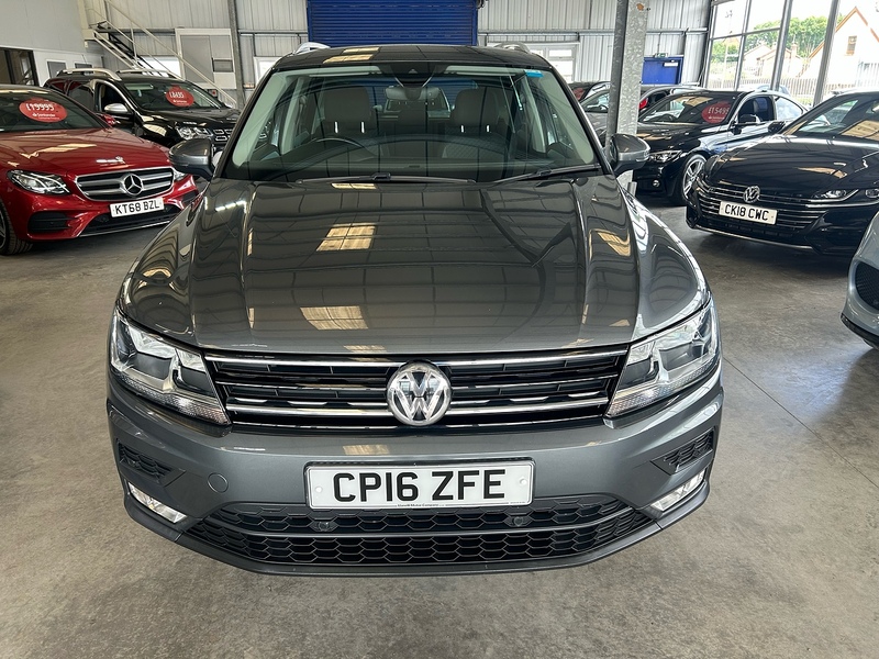 Volkswagen Tiguan TDI BlueMotion Tech SE Navigation - U11057