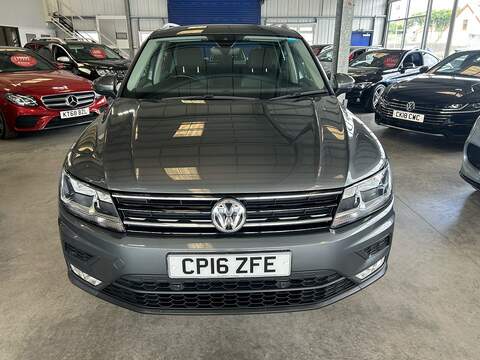 Volkswagen Tiguan TDI BlueMotion Tech SE Navigation - U11057