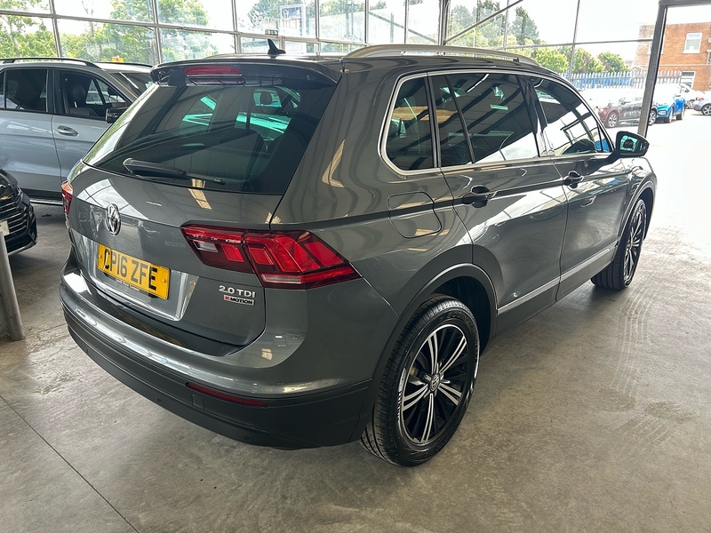Volkswagen Tiguan TDI BlueMotion Tech SE Navigation - U11057