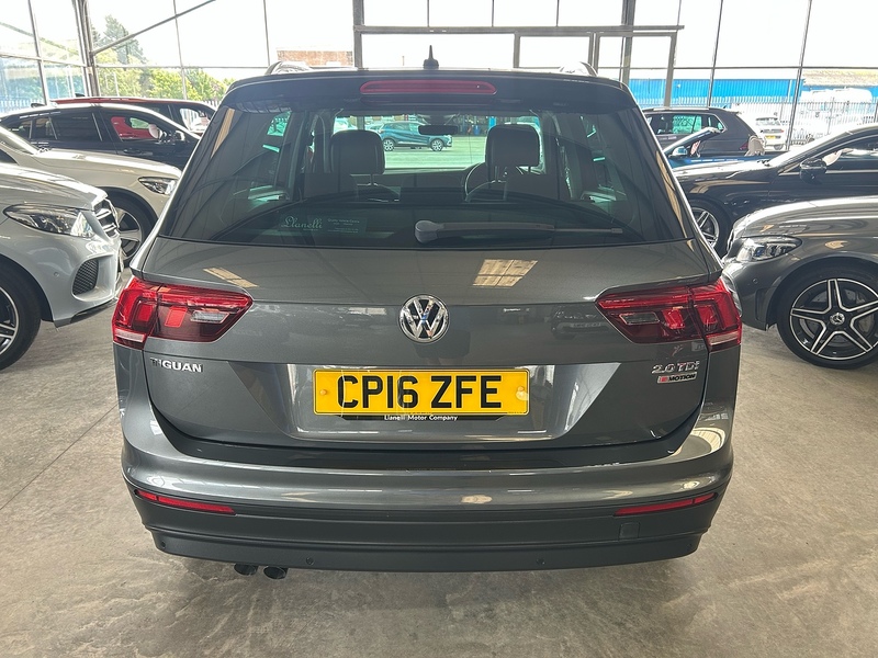 Volkswagen Tiguan TDI BlueMotion Tech SE Navigation - U11057