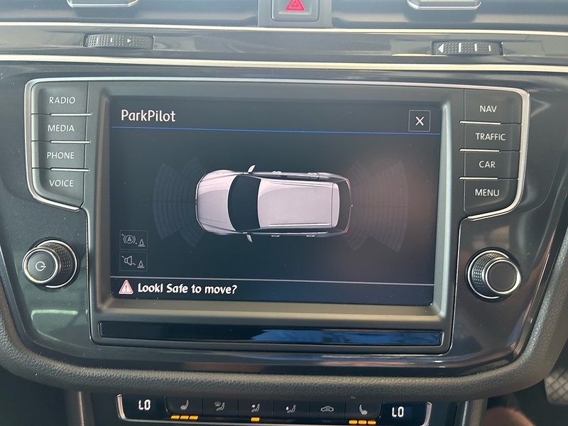 Volkswagen Tiguan TDI BlueMotion Tech SE Navigation - U11057