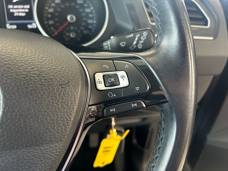 Volkswagen Tiguan TDI BlueMotion Tech SE Navigation - U11057