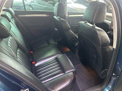 Skoda Superb TDI SE Technology - U11068