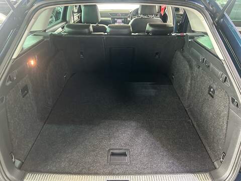 Skoda Superb TDI SE Technology - U11068