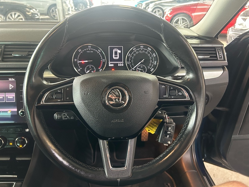 Skoda Superb TDI SE Technology - U11068