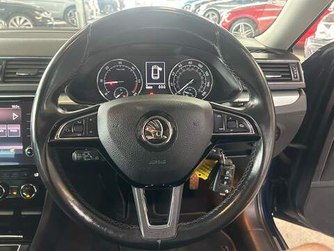 Skoda Superb TDI SE Technology - U11068