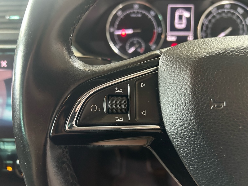 Skoda Superb TDI SE Technology - U11068