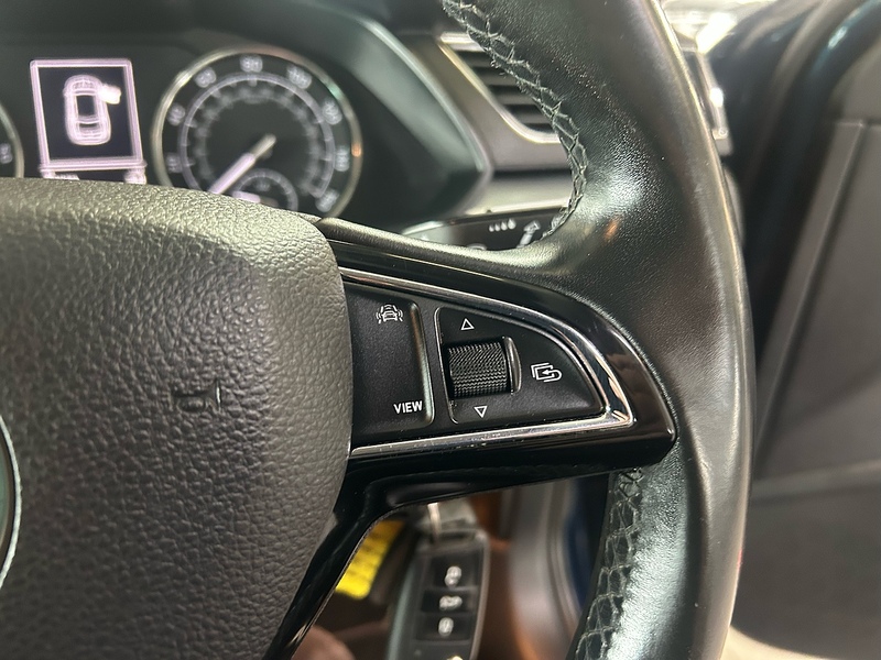 Skoda Superb TDI SE Technology - U11068