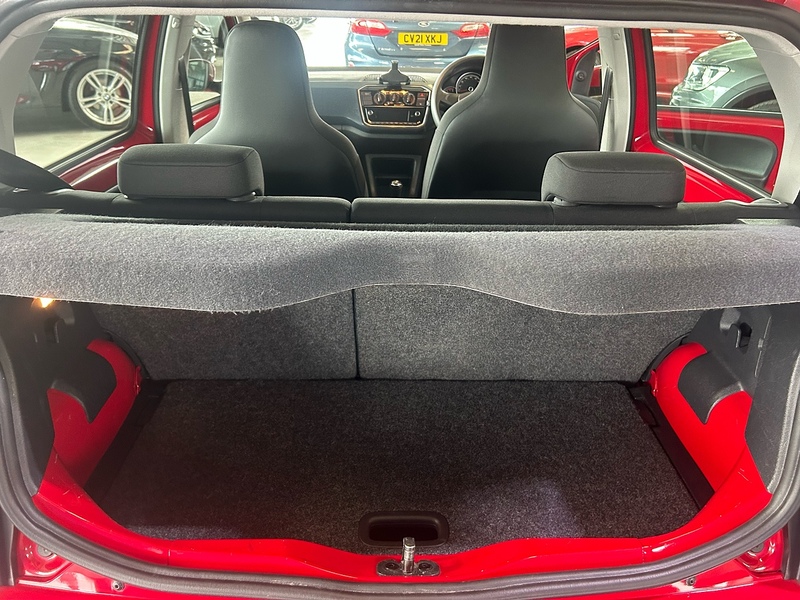 Volkswagen up! Move up! Tech Edition - U11069