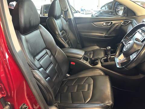 Nissan Qashqai DIG-T N-Motion - U11070