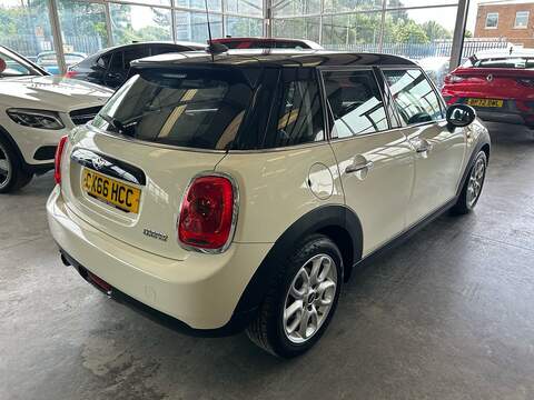MINI Hatch Cooper - U11072