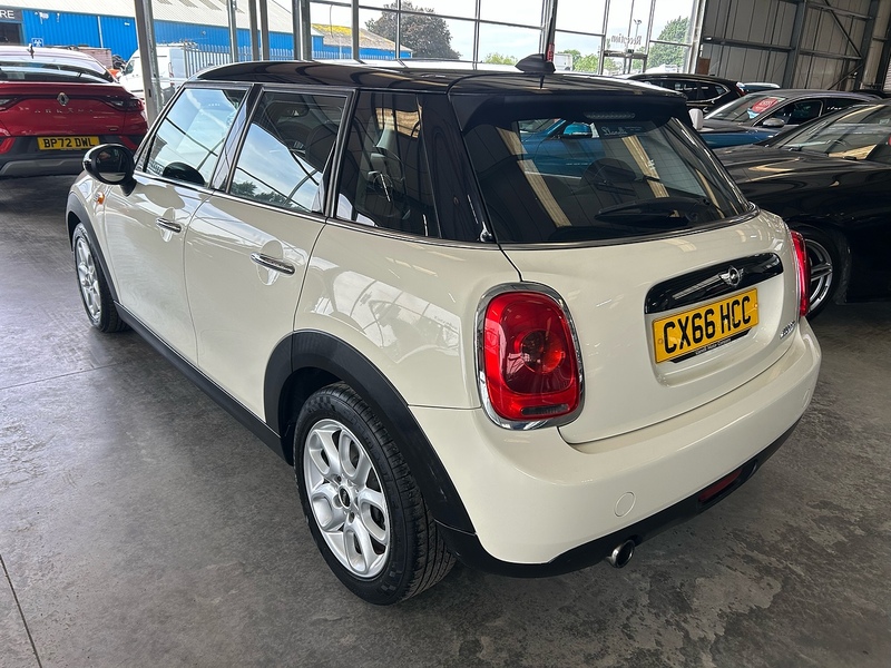 MINI Hatch Cooper - U11072
