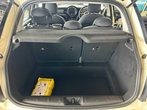 MINI Hatch Cooper - U11072