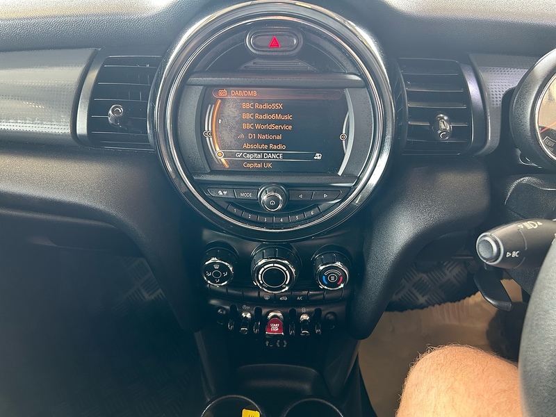 MINI Hatch Cooper - U11072