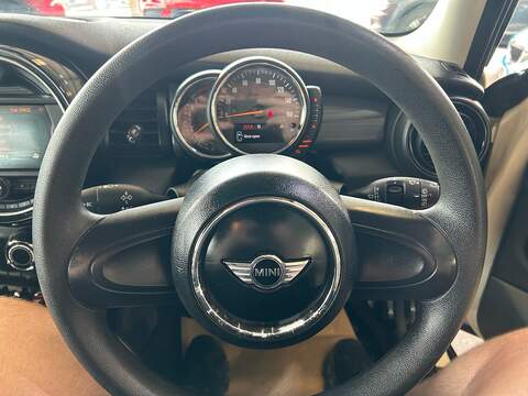 MINI Hatch Cooper - U11072