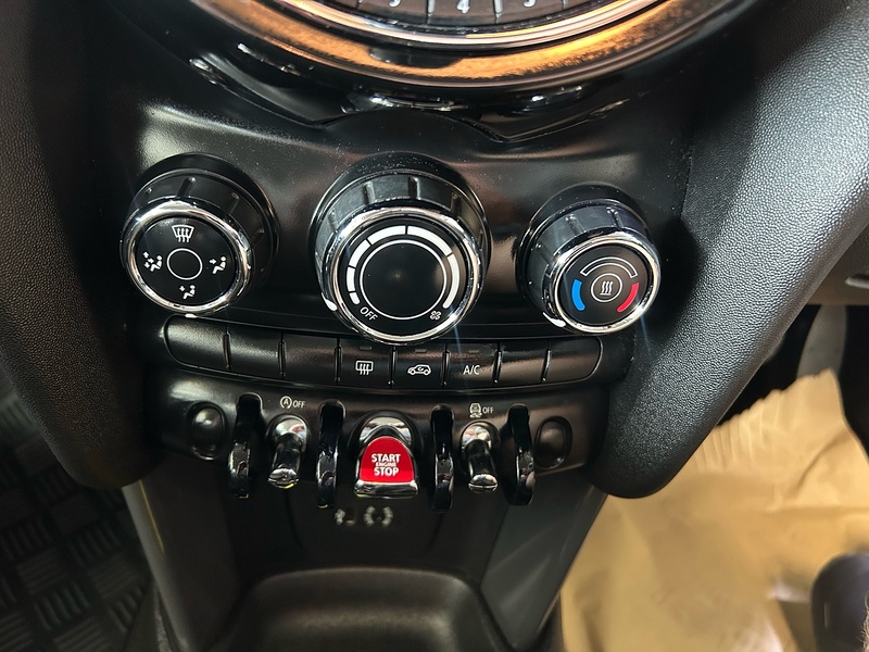 MINI Hatch Cooper - U11072