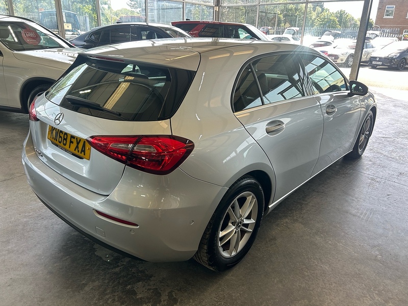 Mercedes-Benz A Class A180d SE - U11091