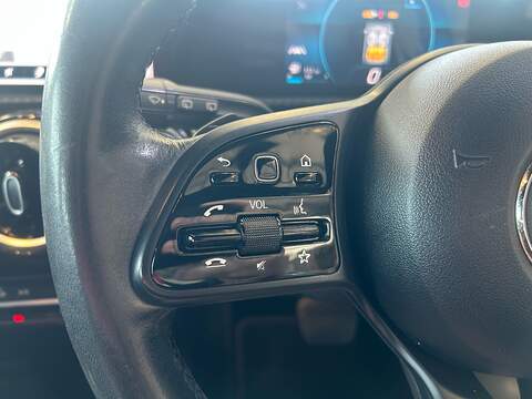 Mercedes-Benz A Class A180d SE - U11091