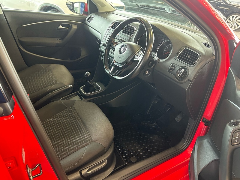Volkswagen Polo TSI Match Edition - U11101