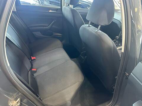 Volkswagen Polo EVO SE - U11102