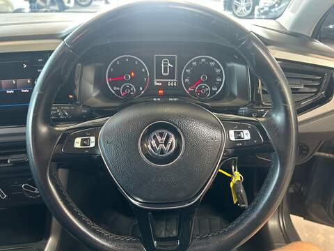 Volkswagen Polo EVO SE - U11102