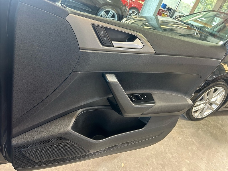 Volkswagen Polo EVO SE - U11102