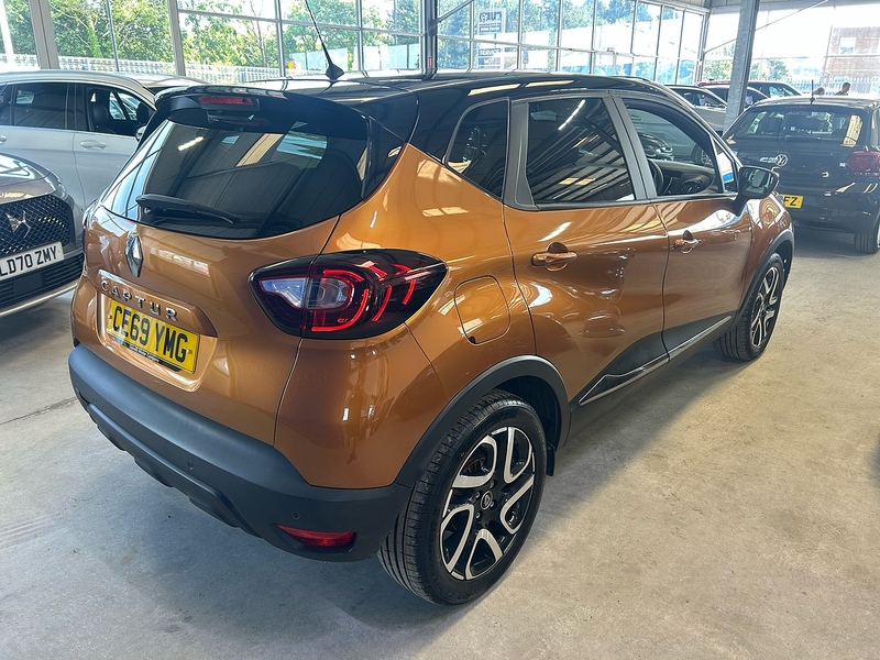 Renault Captur TCe ENERGY Iconic - U11103