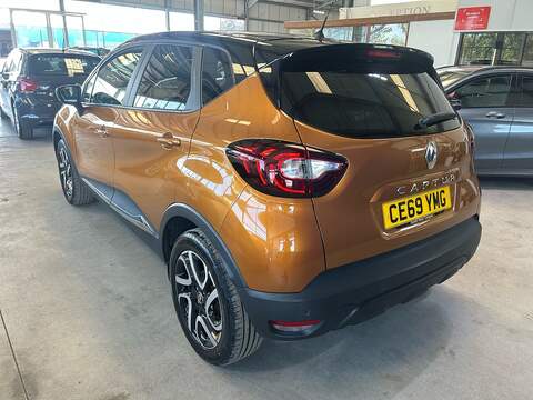Renault Captur TCe ENERGY Iconic - U11103