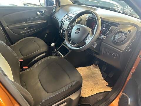 Renault Captur TCe ENERGY Iconic - U11103