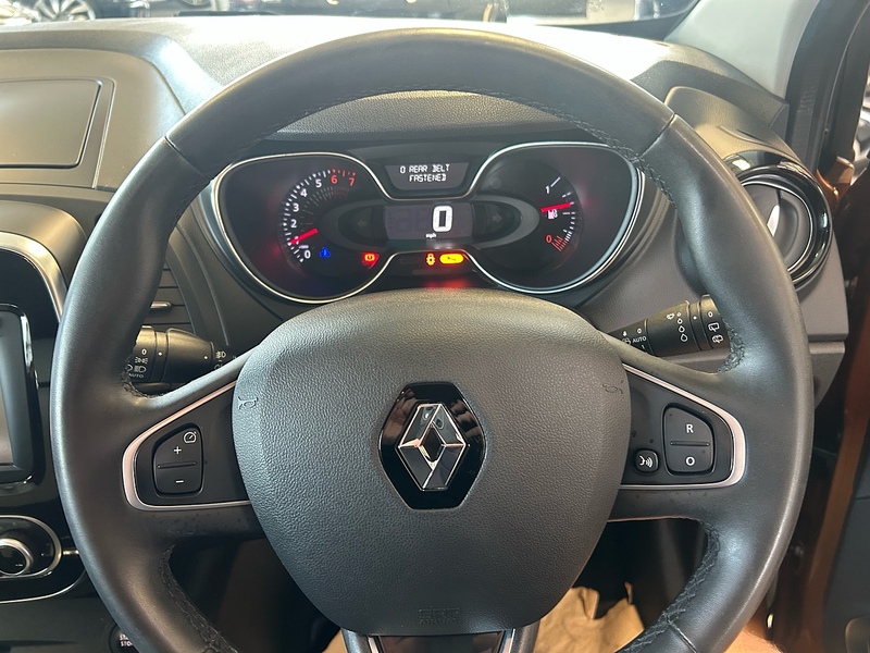 Renault Captur TCe ENERGY Iconic - U11103