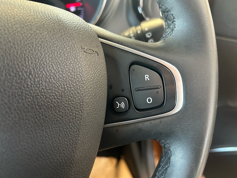 Renault Captur TCe ENERGY Iconic - U11103