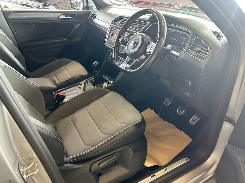 Volkswagen Tiguan TDI R-Line Tech - U11107