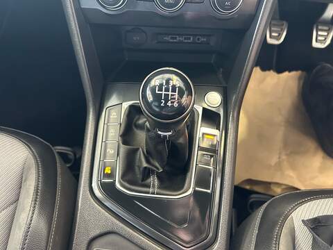 Volkswagen Tiguan TDI R-Line Tech - U11107