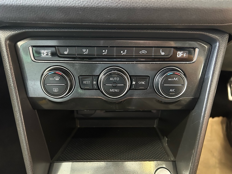 Volkswagen Tiguan TDI R-Line Tech - U11107