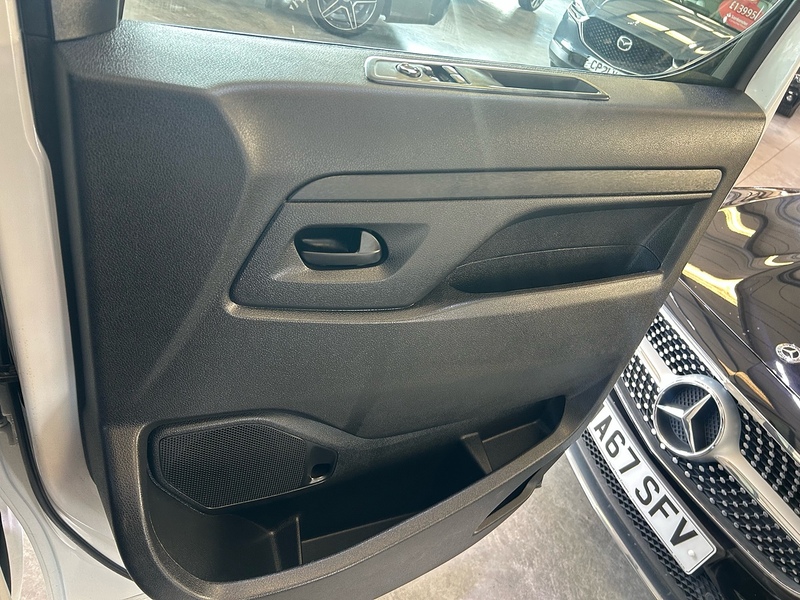 Peugeot Expert BlueHDi 1000 Professional Premium + - U11144