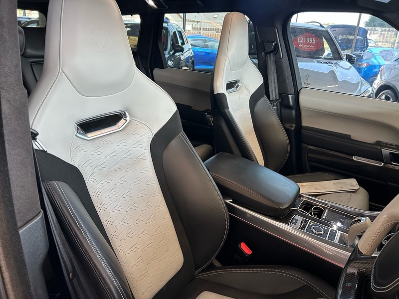 Land Rover Range Rover Sport P575 V8 SVR - U11146