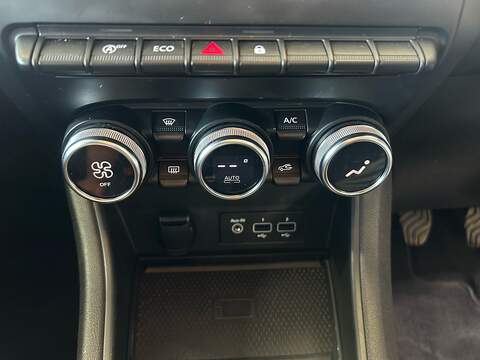 Renault Captur TCe Iconic Edition - U11157