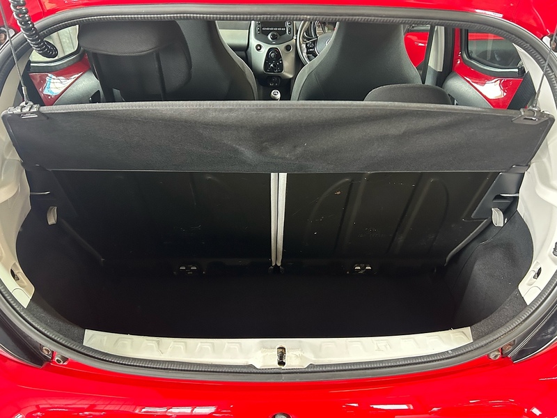 Toyota AYGO VVT-i x-play - U11162