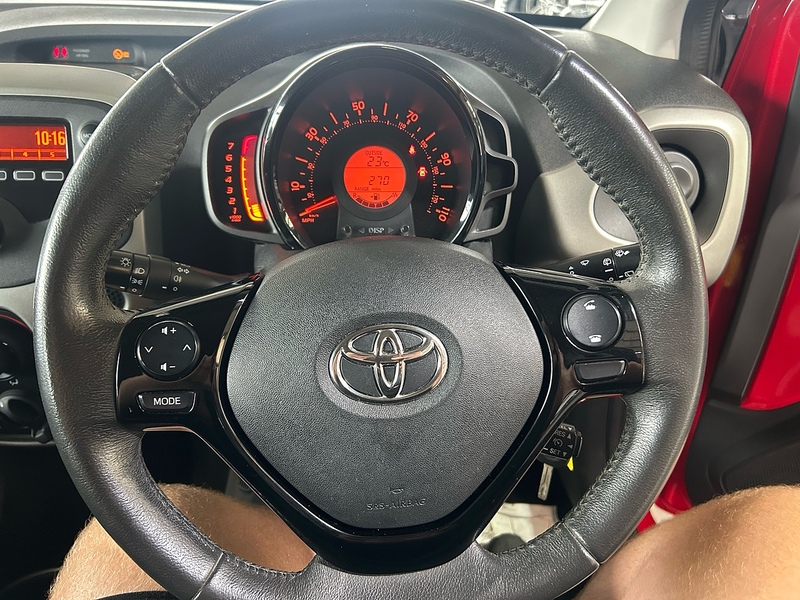 Toyota AYGO VVT-i x-play - U11162