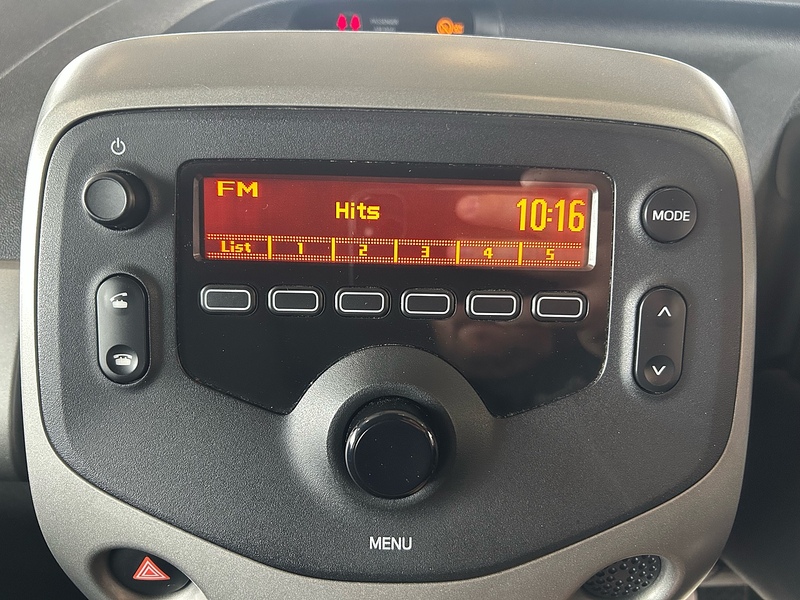 Toyota AYGO VVT-i x-play - U11162